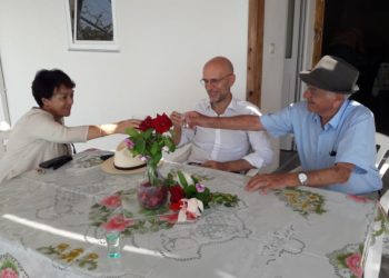 “Shpëtuam një ushtar italian nga gjermanët, e ‘takova’ pas 50 vitesh”, ambasadori Cutillo befasohet nga historia e të moshuarit në Qeparo