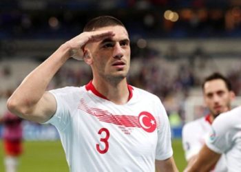 Përshëndeti ushtarakisht ndaj Shqipërisë, Demiral bëhet çështje te Juventusi