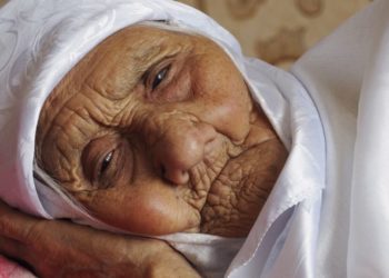 U konsiderua gruaja më e vjetër në Rusi, vdes 123-vjeçarja Tanzilya Bisembeyeva