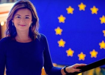 Tanja Fajon, në krah të shqiptarëve: Zgjohu Macron! Ky është turp…