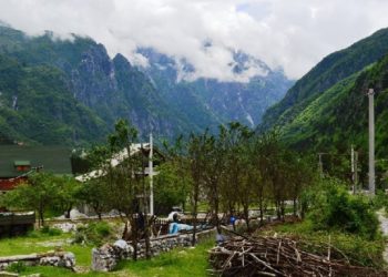 Dy motra izraelite bllokohen në Theth, shkak mjegulla e dendur