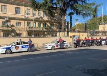 Policia shqiptare solidarizohet me policinë italine, ja gjesti i veçantë përballë Ambasadës
