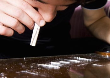 Mesazhet në celular zbulojnë grupin shqiptar të kokainës në Londër, banda kishte 2 mijë klientë