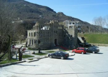 Mbyllet lokali i njohur, Braçe ironi me pronarët: S’mund të fitosh duke marrë edhe pjesën e shtetit