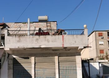 Ja kush ishte tregtari i makinave që u vra duke pirë kafe, i kishin bërë atentat edhe më parë