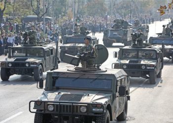 Greqia tregon forcën ushtarake në “Ditën e Jo-së” (Foto)