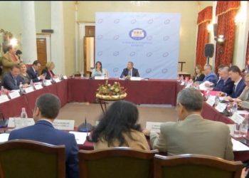 Analistët për reformën zgjedhore: PD-ja duhet të ulet në tryezë