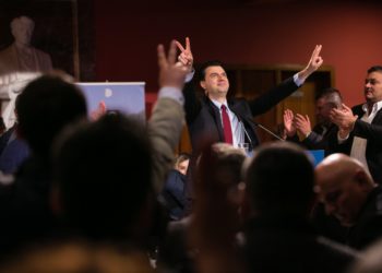 Porosia e Bashës për ish-deputetët: Dilni në terren, ka zgjedhje të parakohshme