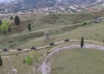 Forcat e Armatosura testojnë kapacitetet dislokuese, manovër me rreth 320 trupa e mbi 100 mjete