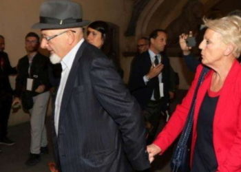 Italia/Prej faturave false dënohen me 1 vit e 9 muaj burg prindërit e ish-kryeministrit Renzi