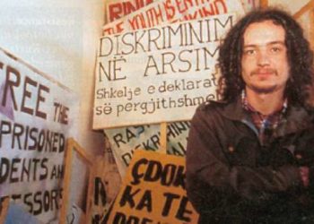 PROFIL / Kush është Albin Kurti, rebeli që e nisi politikën me flokë të gjata