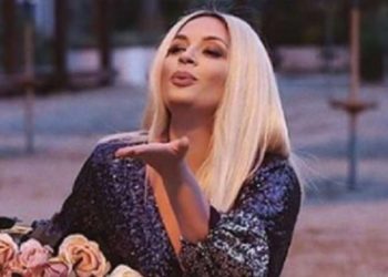 Estrada/Rozana Radi flet hapur:“Për të thënë të vërteta duhet b*thë”(Foto)