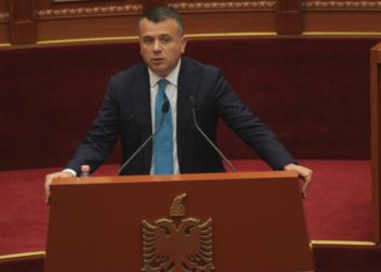 “Shqipëria i ka tejkaluar detyrat e shtëpisë”/ Balla kritika Berishës: Pa pikë turpi falënderoi Macron për “JO” e Shqipërisë