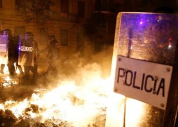 Barcelona paralizohet nga protestat/ Shtyhen 57 fluturime dhe mbyllen atraksionet turistike