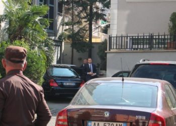 Lobimi rus/ Zgjaten hetimet për Lulzim Bashën dhe dy zyrtarët e PD-së