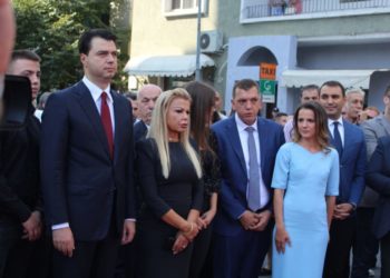 Pse nuk e duan Rudina Hajdarin?!