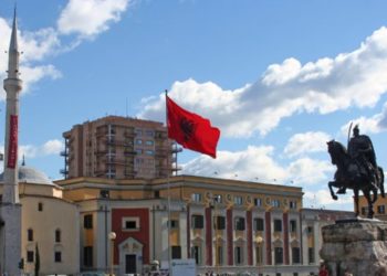 “Dëmet e rifiniturave te godina 20”, Bashkia e Tiranës i përgjigjet PD-së: Fake News i qëllimshëm, ja e vërteta