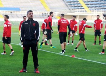 “Shpresat” mundën Kosovën, trajneri kosovar: Bushi, një bir k*rve me kollare!