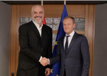 Rama takohet me Tusk para vendimit për negociatat: Një nga zërat më të fortë për “PO” e Shqipërisë