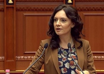 Spiropali zbulon bisedën: Opozita s’ka lënë derë eurodeputeti pa folur për Shqipërinë duke e nxirë