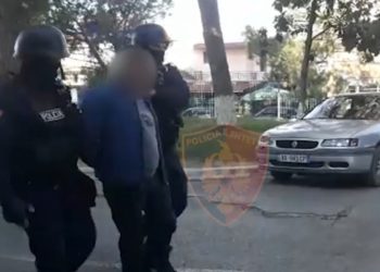 VIDEO/ Ishte dunar me 18 vite burg në Milano, 45-vjeçari arrestohet në banesën e tij në Fier