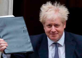 Konservatorët britanikë kryesojnë në sondazhe