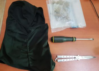 Kapen në flagrancë dy adoleshentët në Durrës me thikë, kaçavidë dhe maskë. Ja çfarë do bënin