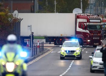 39 viktimat në kamion, shoferi dyshohet se ka qenë pjesë e një “rrjeti global” kontrabande