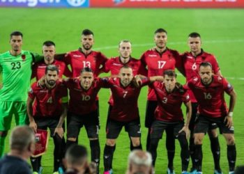 Thirrja e Metës: Sonte, të gjithë pranë kuqezinjve! O sa mirë me ken shqiptar!