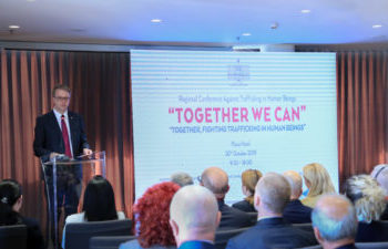 “Hetoni dhe futini në burg trafikantët, aty ku e kanë vendin”, apeli i fortë i SHBA për prokurorët