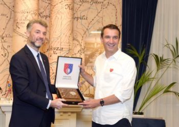 Veliaj pret Kryeministrin e Kantonit të Sarajevës:Bashkëpunim për mbetjet dhe transportin publik