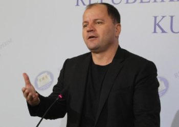 Maliqi thirrje shqiptarëve që të ngrihen: Jam i gatshëm të lë mandatin për ndryshimin e sistemit