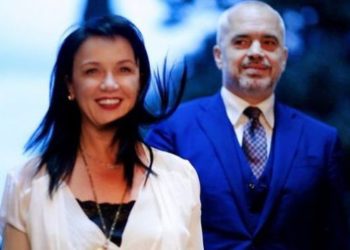 Negociatat/ Linda Rama citon Kadarenë: Pas përmbysjes së komunizmit, shqiptarët jetojnë në ankthin e humbjes së 3 të Evropë