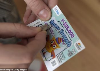 Burrit me kancer i buzëqesh fati ditën e fundit të kimioterapisë, fiton 200 mijë dollarë në lotari