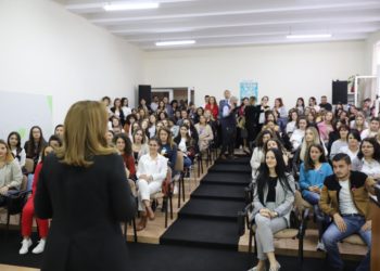 Manastirliu për punësimin e 114 infermierëve: Jam e kënaqur që arritëm të ndryshojmë edhe mënyrën e testimit