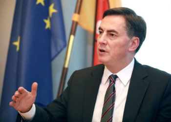 McAllister: Macron përgjegjës për shtyrjen e negociatave, duhet të shpjegojë pse mori këtë vendim