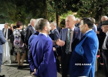 Përkujtimorja ndaj Luan Hajdaragës bën bashkë socialistët, Meta nuk humb rastin të “pajtohet” me të gjithë (FOTO)