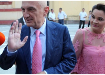 Gënjeu Metën për djegien e mandateve/ Kryemadhi: U solidarizova me PD, vendimi u ndoq edhe nga deputetët e tjerë