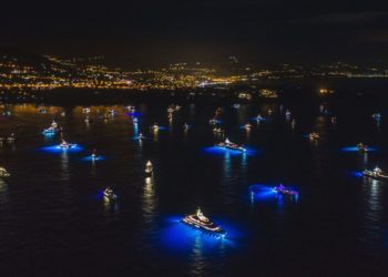 FOTO/ Vendi ku argëtohen miliarderët, festa e “çmendur” dhe jahtet luksoze
