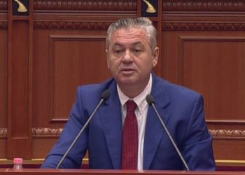 Murrizi: Bërtisni për një prokuror, ndërsa për atë që iu nxori kasetat heshtët kur e kapërceu Vettingun