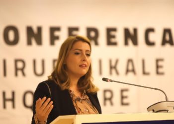 Urdhër për reduktim operacionesh në spitale? Manastirliu hedh poshtë akuzat: Garantojmë siguri për qytetarët