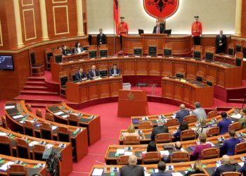 Hajdari dhe Murrizi bashkojnë votat me Ramën për rezolutën për Evropën