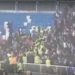 VIDEO/ Tensione të forta në stadium, tifozët e Malit të Zi sherr me ata të Kosovës