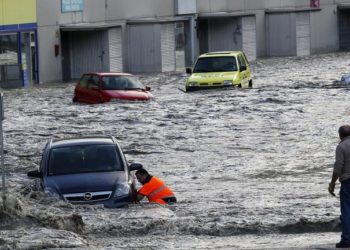 Pas Italisë, përmbytjet gjunjëzojnë Katalonjën, një i vdekur dhe katër të zhdukur