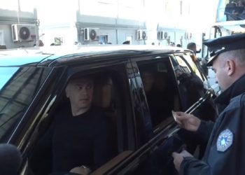 VIDEO / “Urdhër i Qeverisë së Kosovës!”, momenti kur policia kthen ekipin e Crvena Zvezda