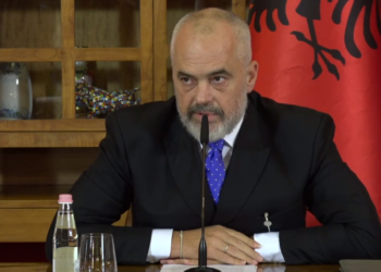 Djali shqiptar në kampin e ISIS/ Rama: Kemi një plan për nxjerrjen e tyre, s’është çështje ambasadash dhe ambasadorësh