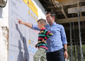 Tërmeti i dëmtoi shtëpinë, Veliaj: Banesa e re e Rifat Agës në Vishnje, gati për festat e Nëntorit