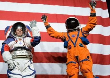 NASA prezanton gjeneratën e re të kostumeve hapësinore