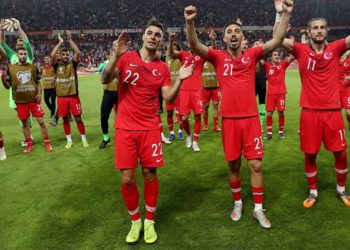 VIDEO/ Gafë në mbrojtje, Shqipëria i dhuron fitoren Turqisë dhe i thotë lamtumirë Euro 2020