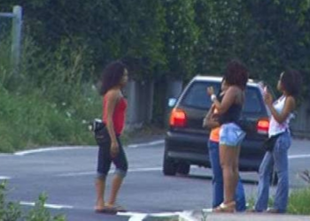 “I tregojnë të njëjtën histori secilës prej tyre, e ato mashtrohen”/ Biznesi i prostitucionit në Itali, në duar të shqiptarëve